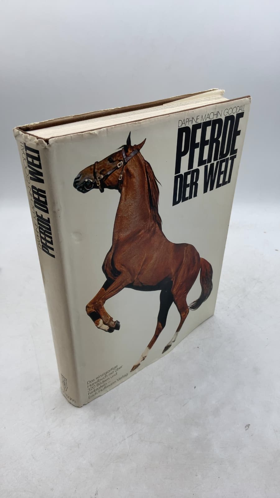 Pferde der Welt by Daphne Machin Goodall - front cover