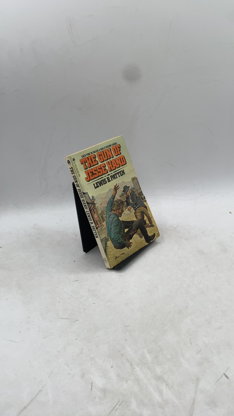 THE GUN OF Jesse Hand by Lewis B. Patten - front cover