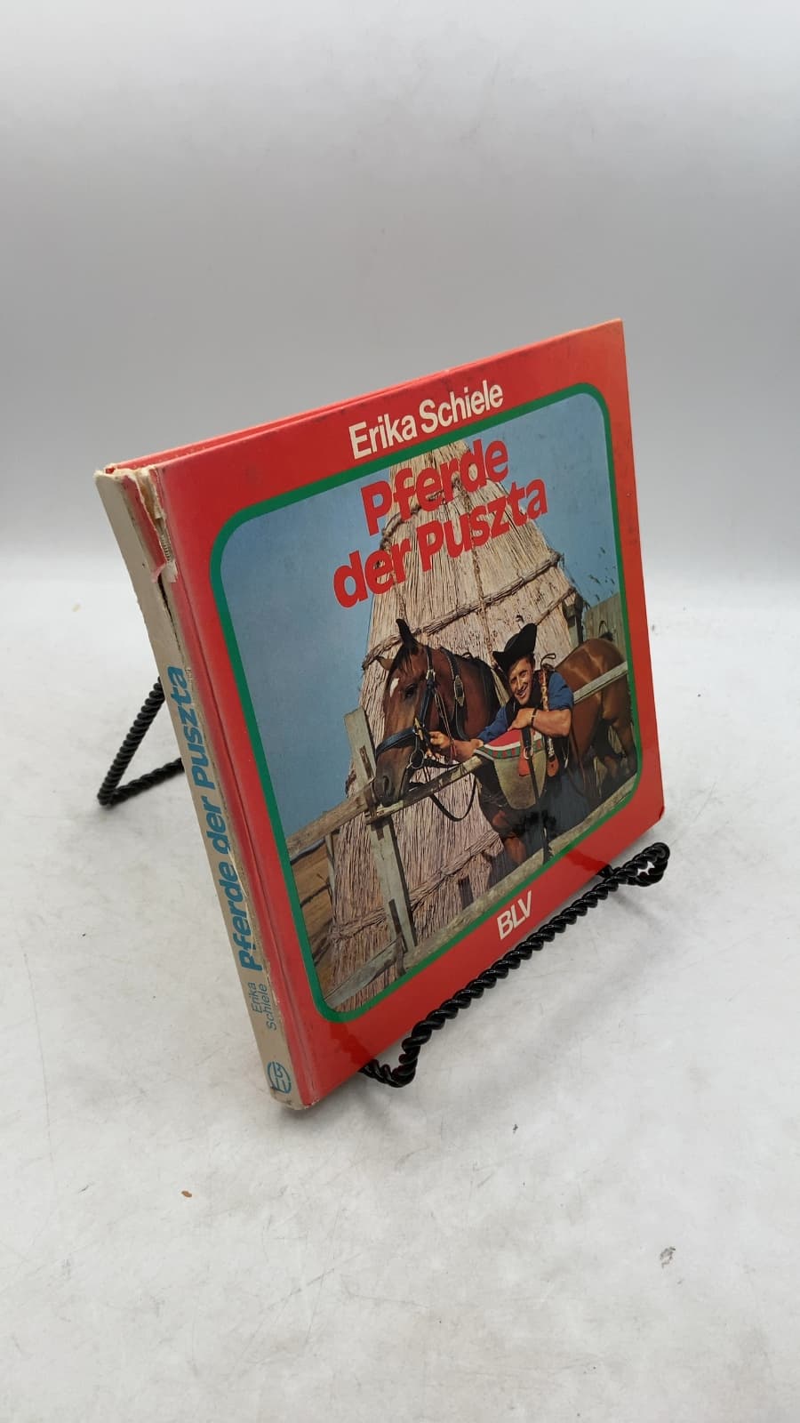 Pferde der Puszta by Erika Schiele - front cover