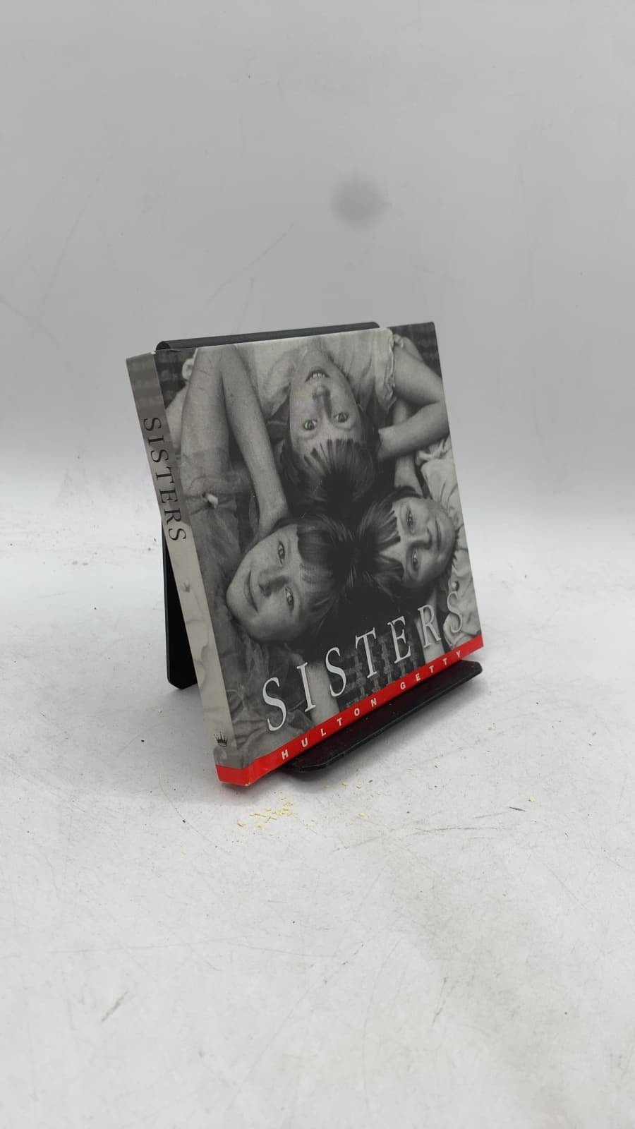 Sisters: A Photographic Celebration by Series Editor: Elizabeth Carr - front cover