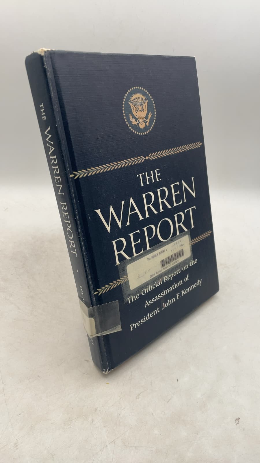 The Warren Report: Report of the President's Commission on the Assassination of President John F. Kennedy by The President's Commission on the Assassination of President John F. Kennedy - front cover