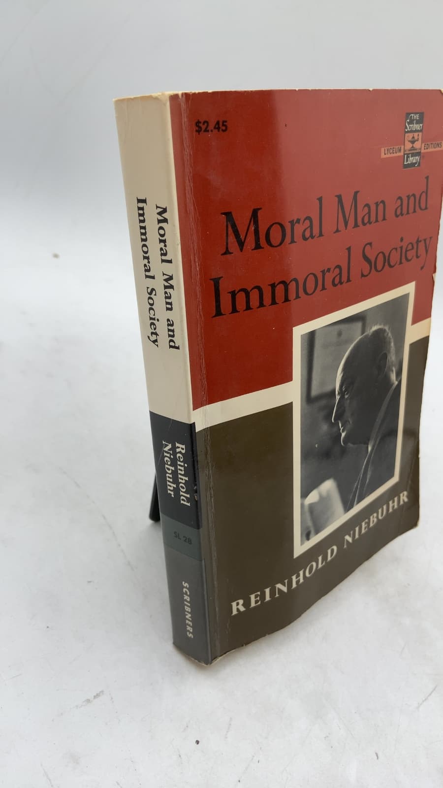Moral Man and Immoral Society: A Study in Ethics and Politics by Reinhold Niebuhr - front cover