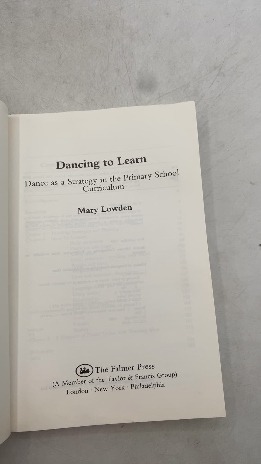 Dancing to Learn: Dance as a Strategy in the Primary School Curriculum by Mary Lowden - title page