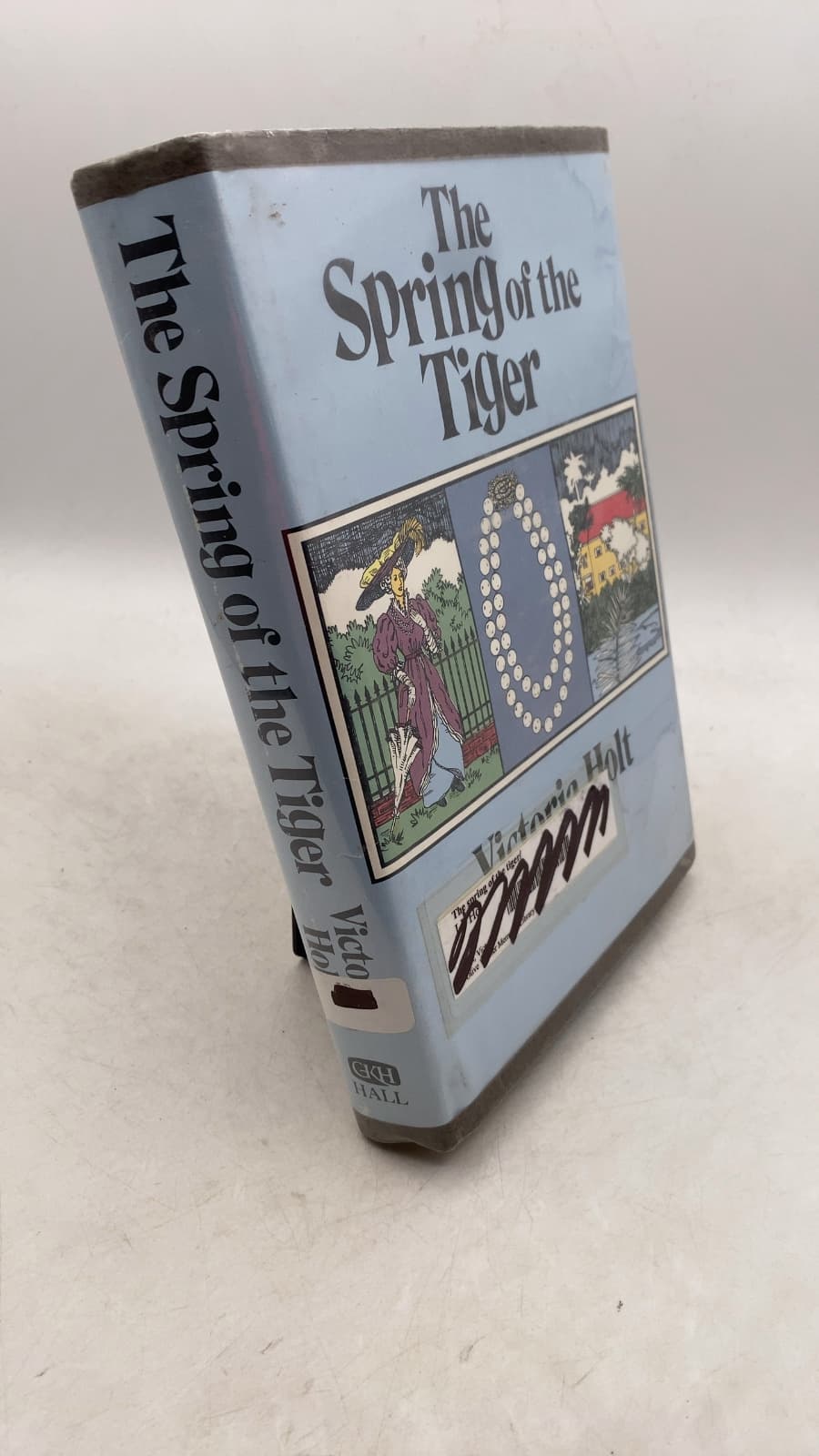 The Spring of the Tiger by Victoria Holt - front cover