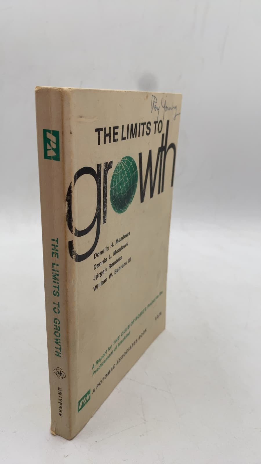 THE Limits TO Growth by Donella H. Meadows, Dennis L. Meadows, Jørgen Randers, William W. Behrens III - front cover