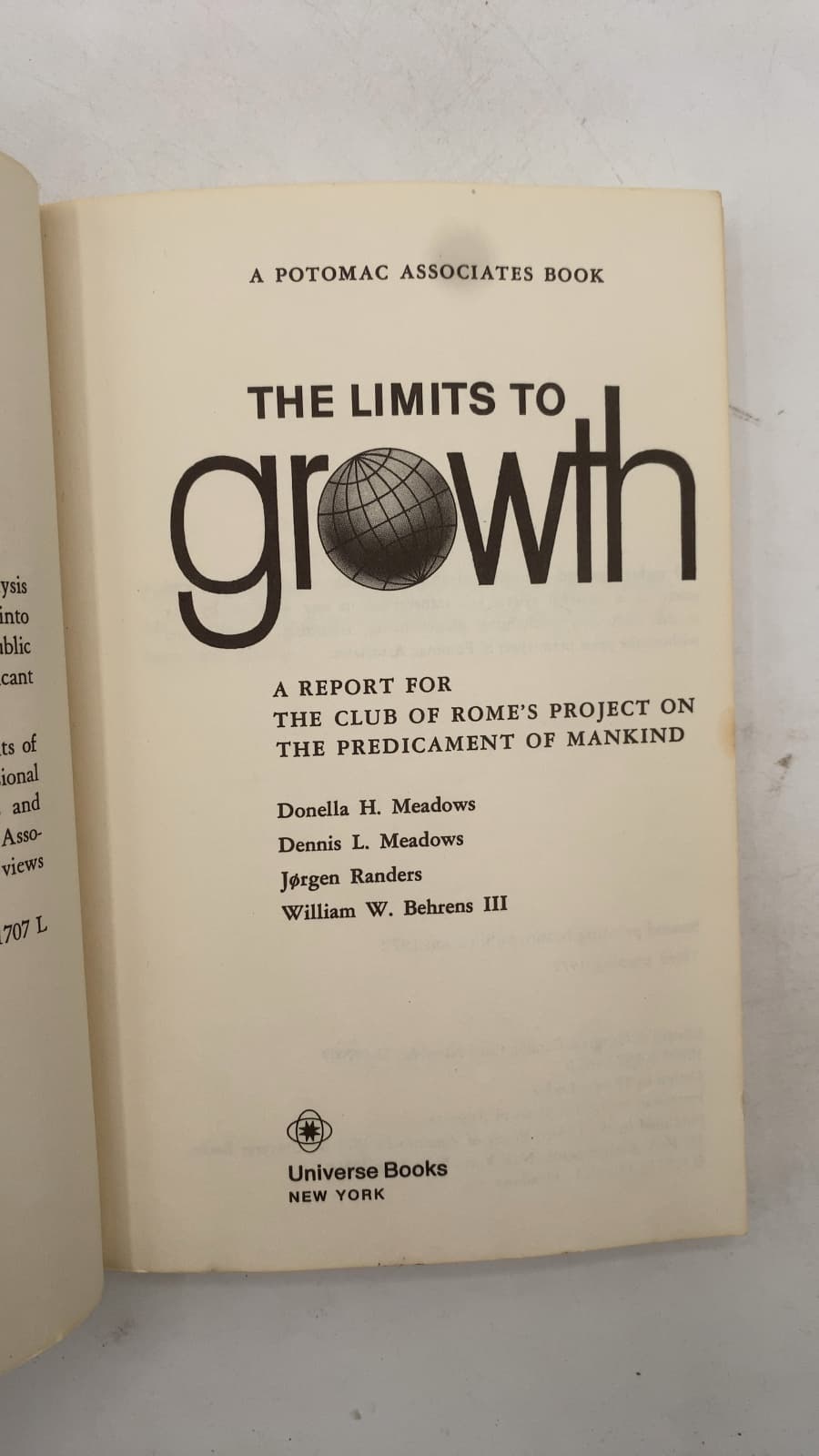 THE Limits TO Growth by Donella H. Meadows, Dennis L. Meadows, Jørgen Randers, William W. Behrens III - title page