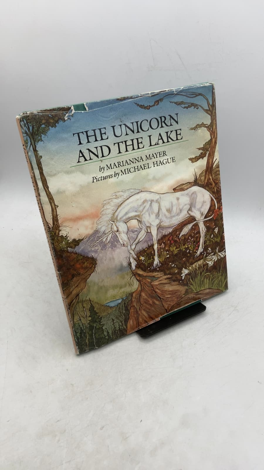 THE Unicorn AND THE Lake by Marianna Mayer - front cover