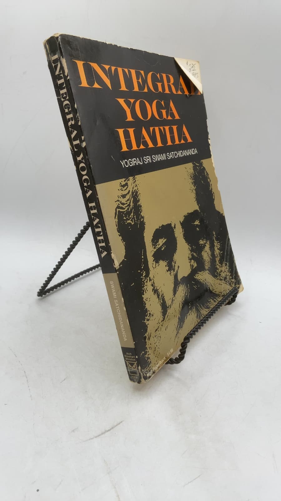 Integral Yoga Hatha by Yogiraj Sri Swami Satchidananda - front cover