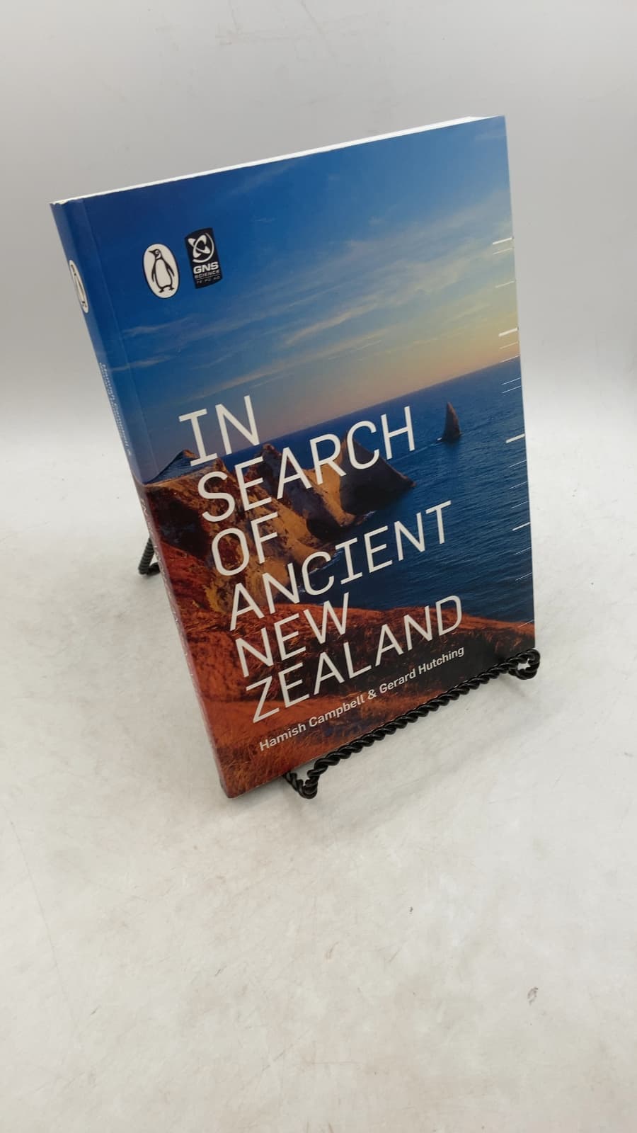 In Search of Ancient New Zealand by Hamish Campbell & Gerard Hutching - front cover