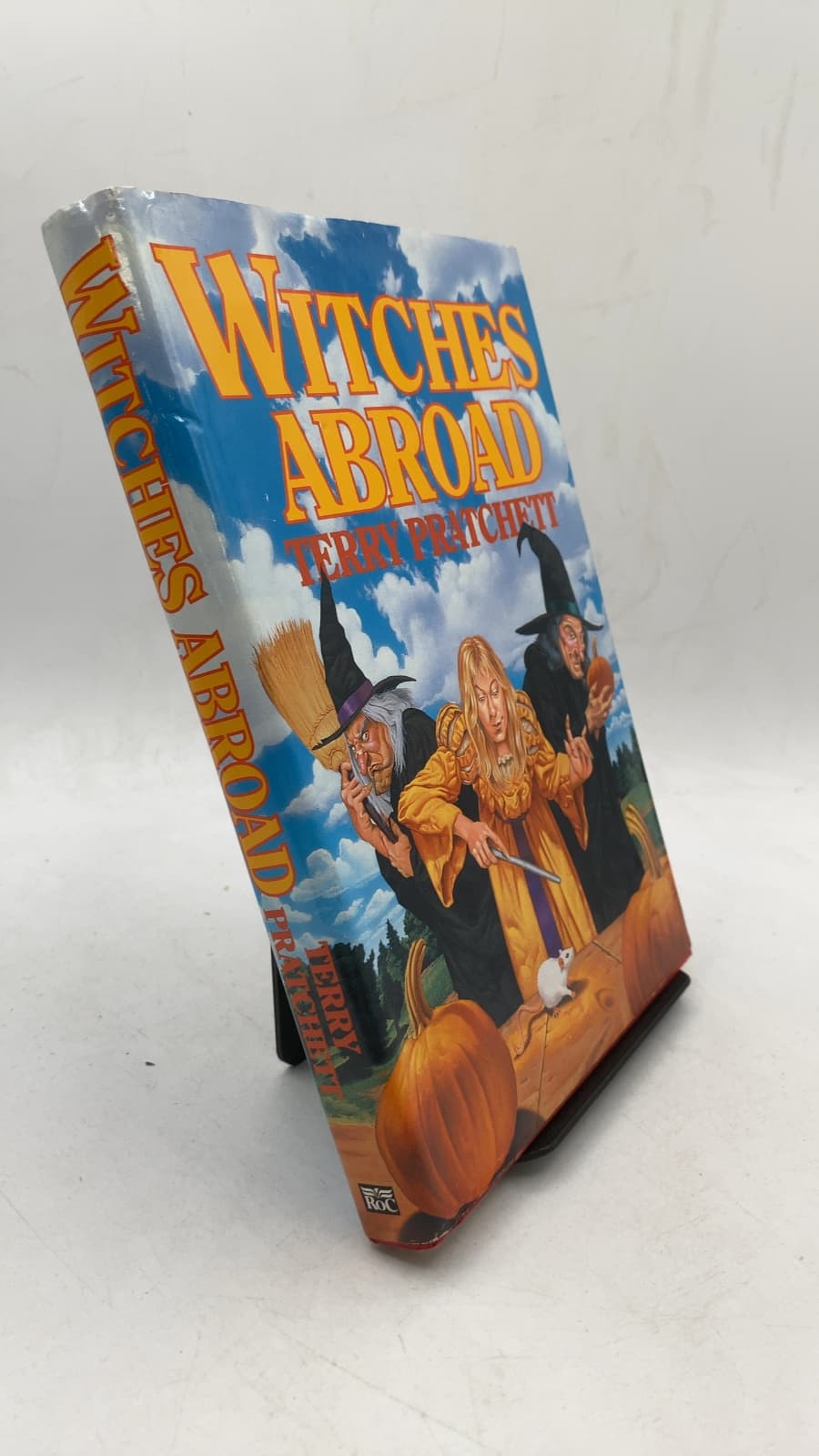 Witches Abroad by Terry Pratchett - front cover