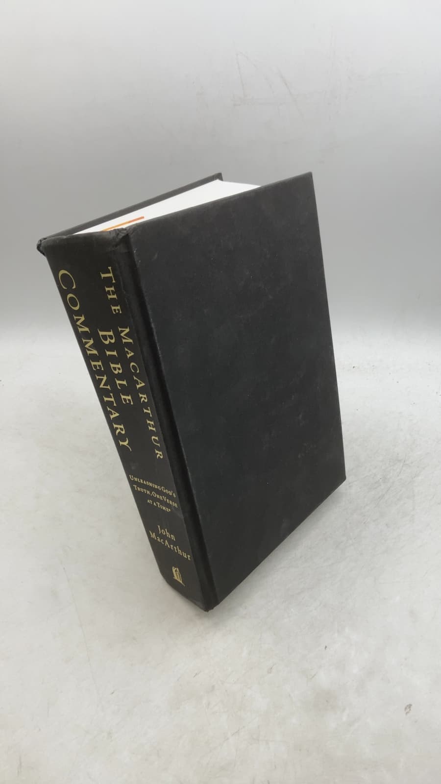 The MacArthur Bible Commentary by John MacArthur - front cover