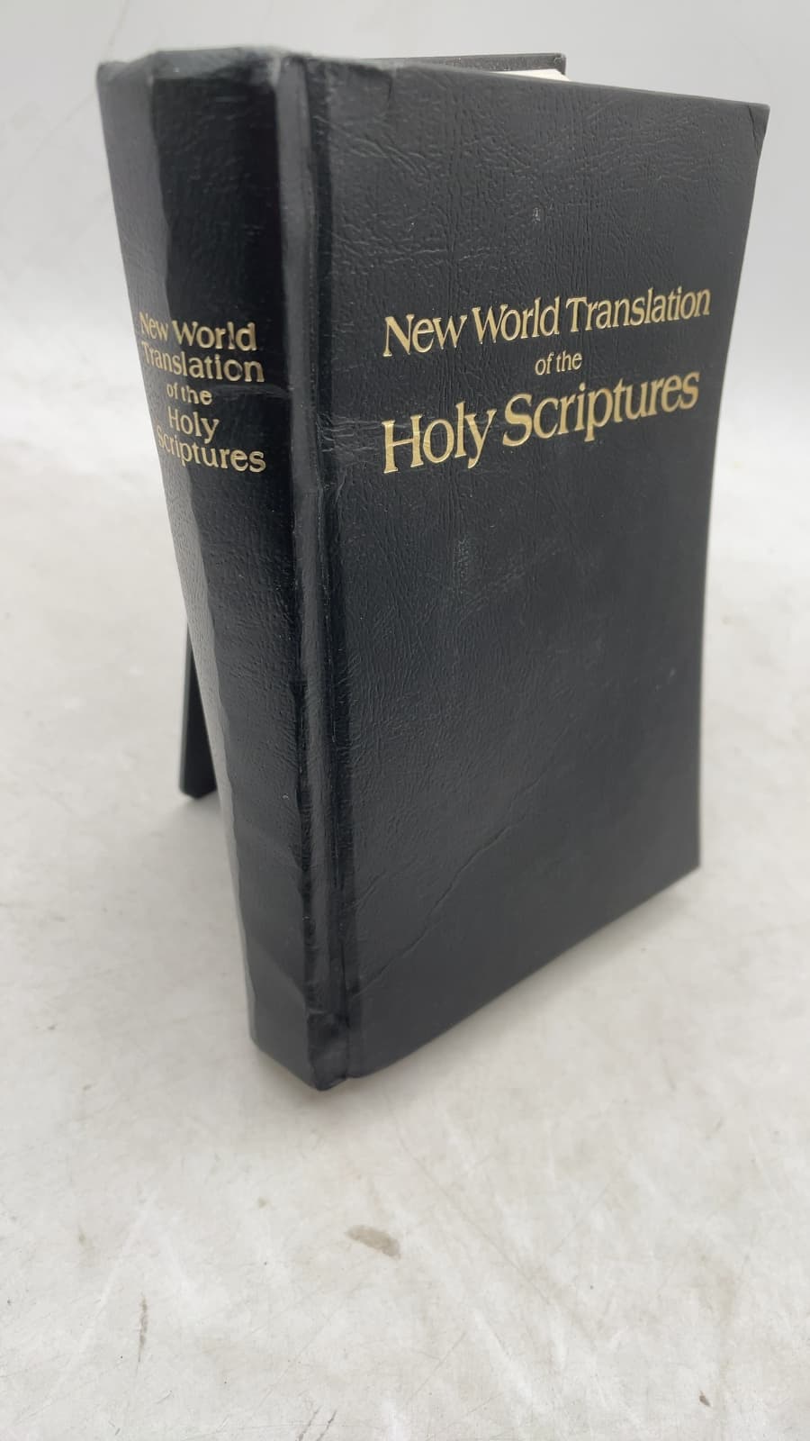 New World Translation of the Holy Scriptures by New World Bible Translation Committee - front cover