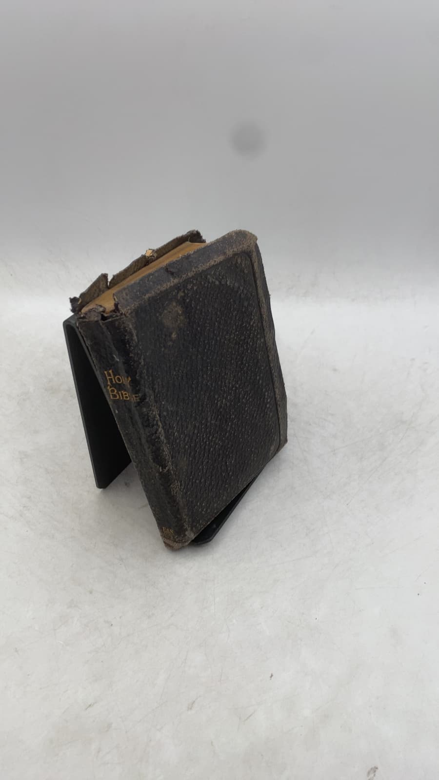 The Holy Bible Containing the Old and New Testaments - front cover