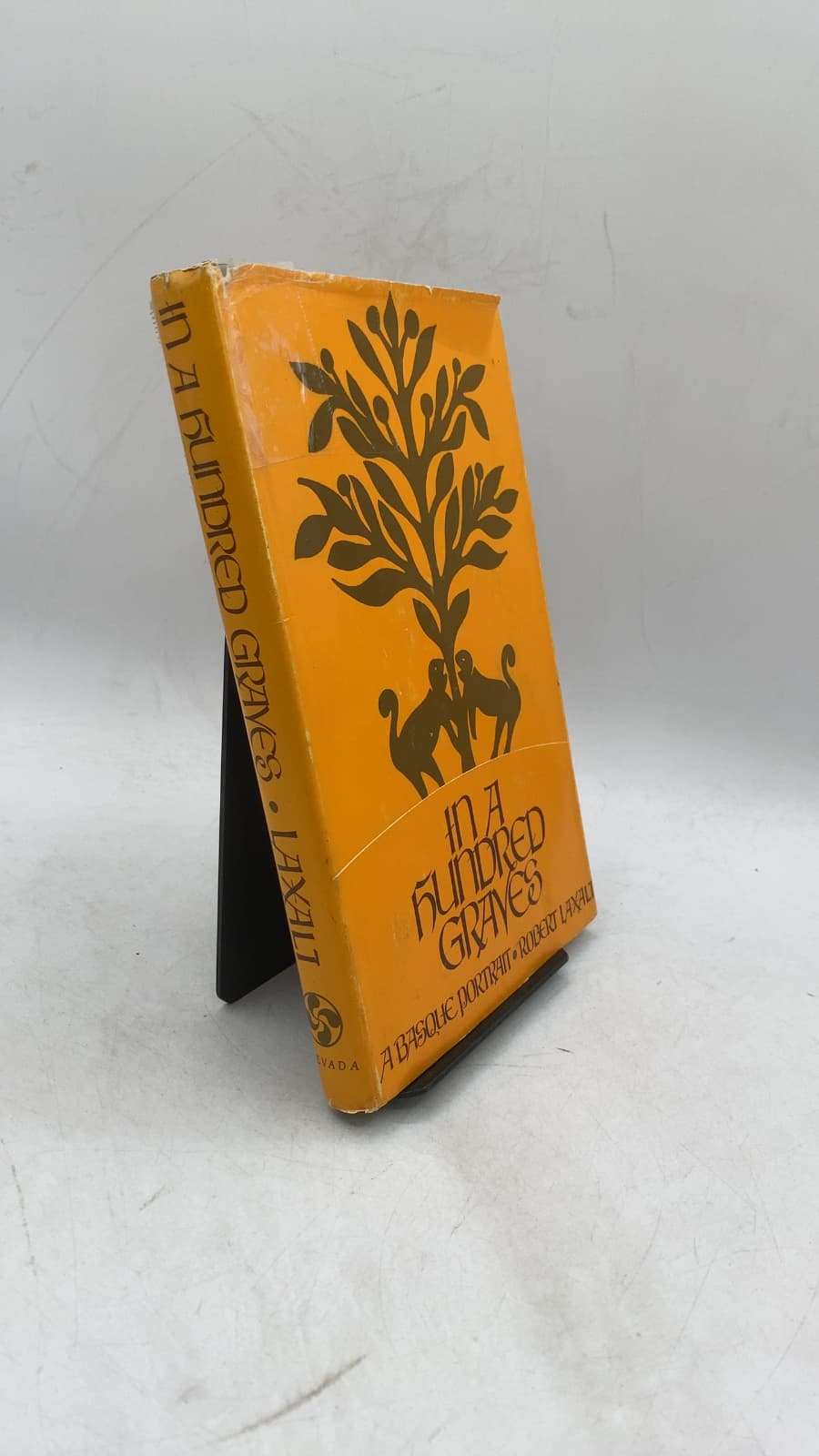 In a Hundred Graves: A Basque Portrait by Robert Laxalt - front cover