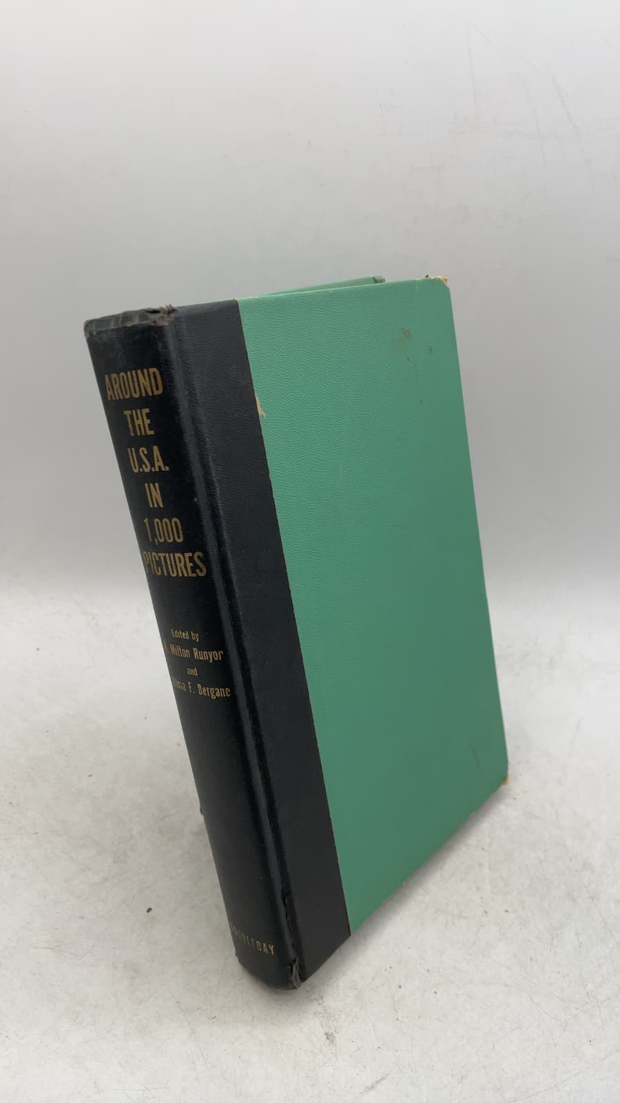 Around the U.S.A. in 1,000 Pictures by A. Milton Runyon and Vilma F. Bergane - front cover