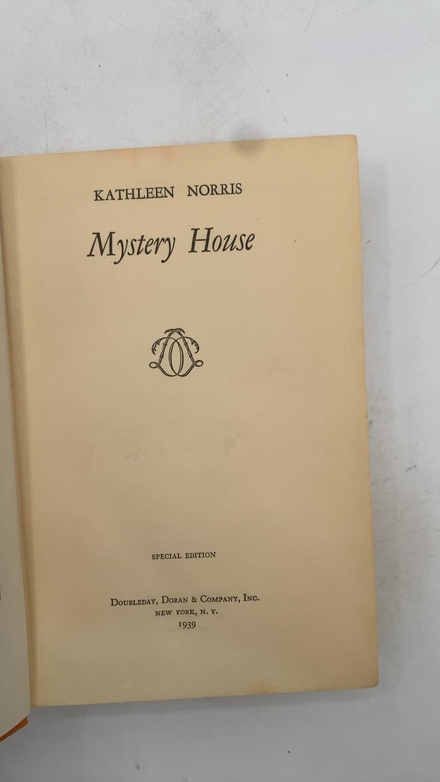 Mystery House by Kathleen Norris - title page