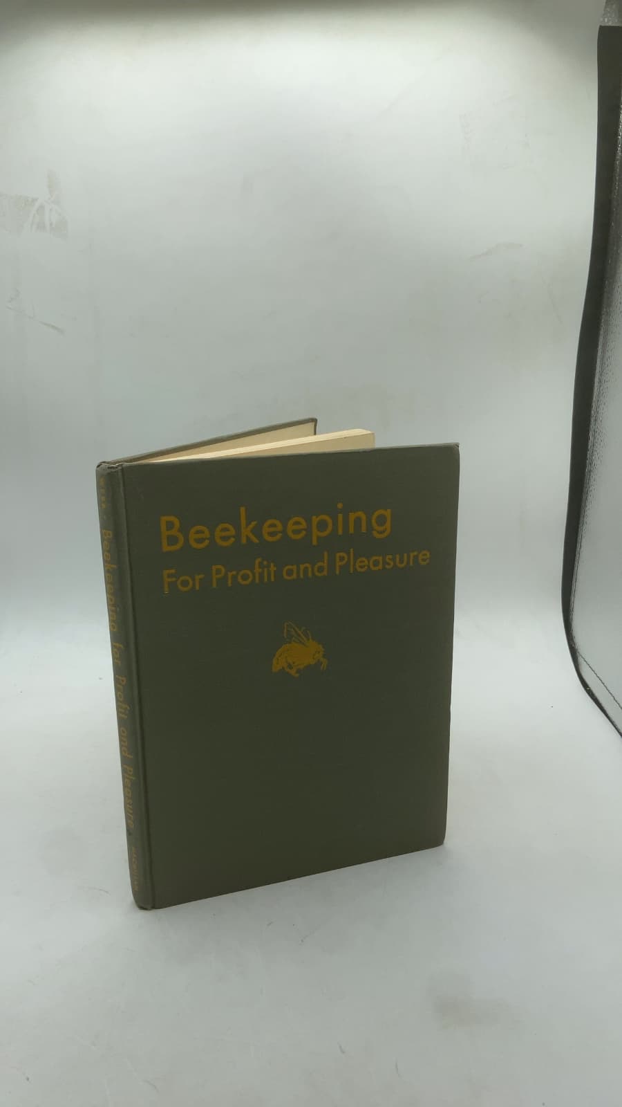 Beekeeping For Profit and Pleasure by Addison Webb - front cover