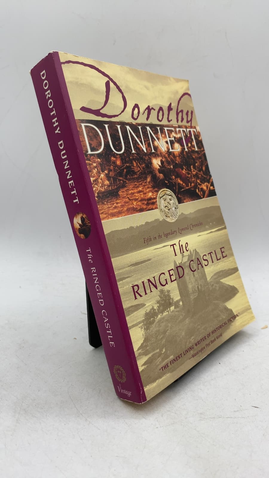 The Ringed Castle by Dorothy Dunnett - front cover