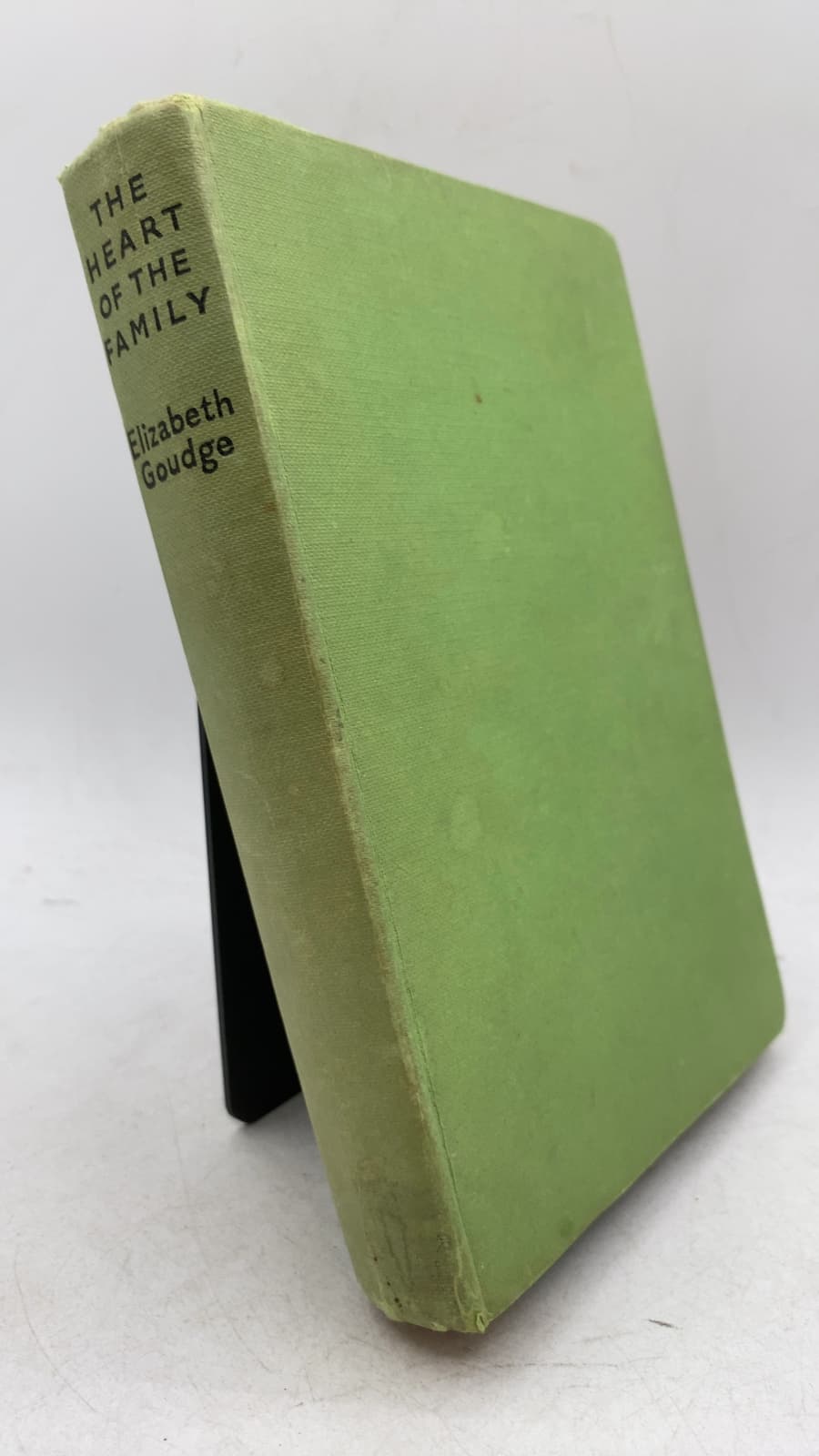 The Heart of the Family by Elizabeth Goudge - front cover