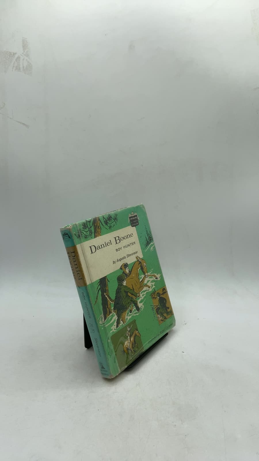 Daniel Boone Boy Hunter by Augusta Stevenson - front cover