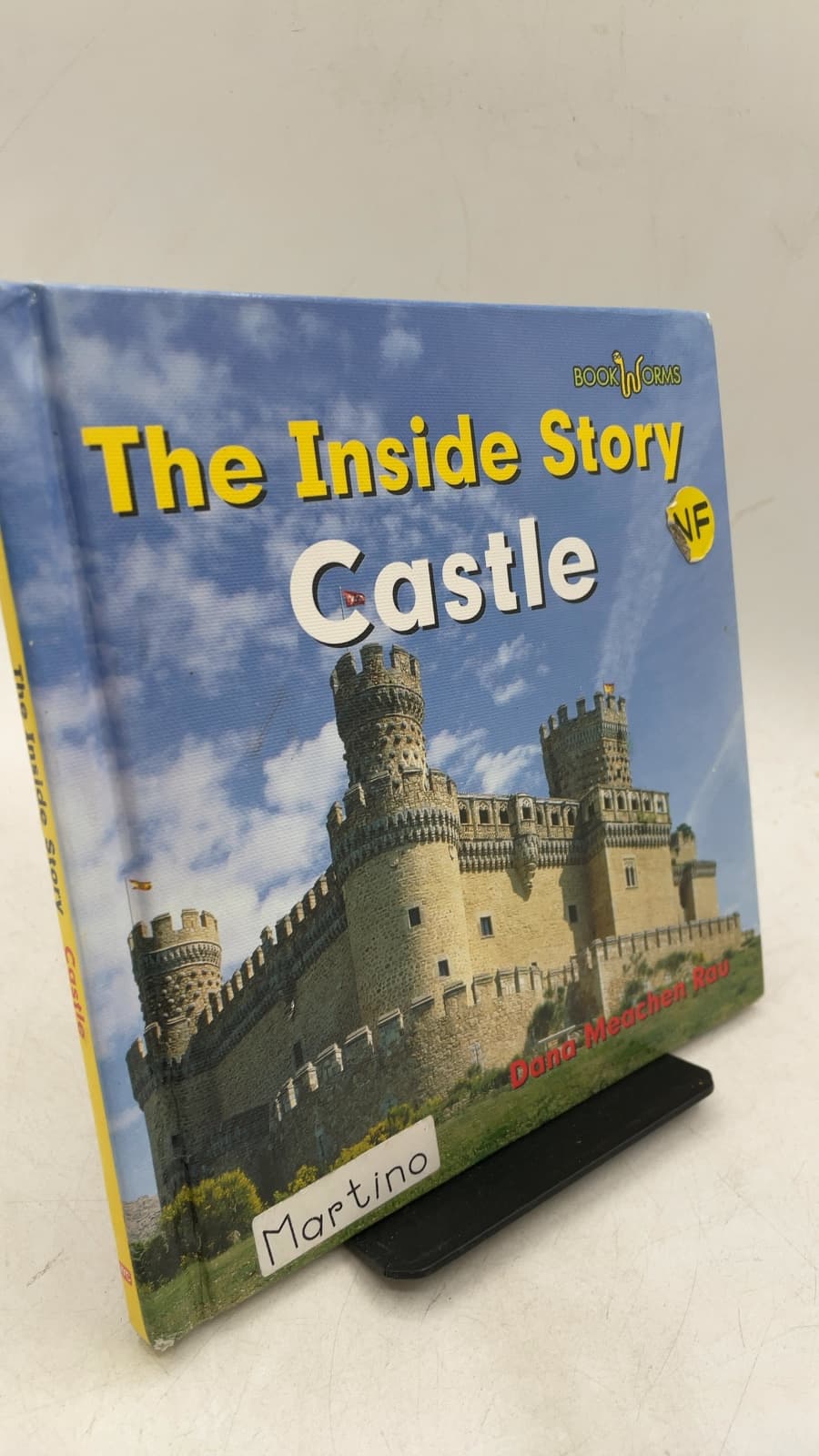 The Inside Story Castle by Dana Meachen Rau - front cover