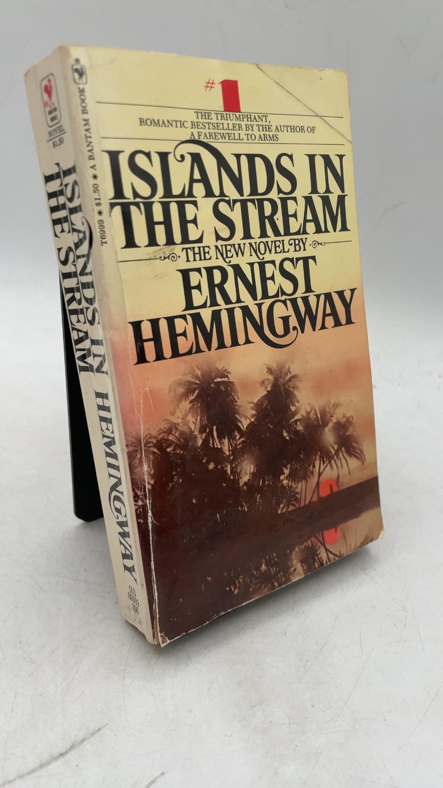 Islands IN THE Stream by Ernest Hemingway - front cover