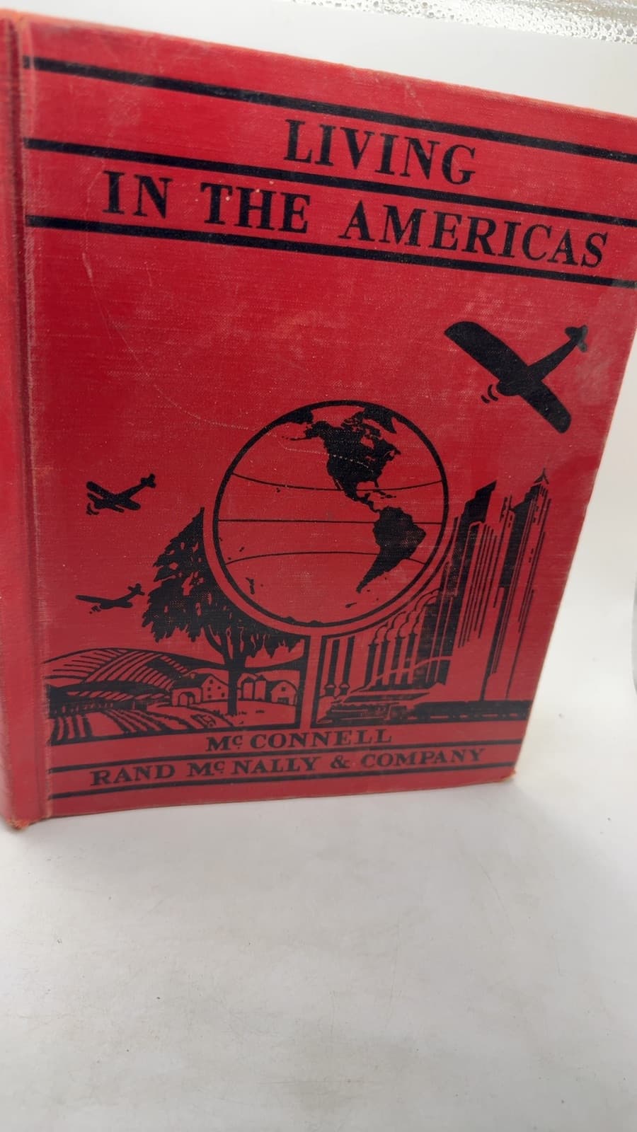 Living IN THE Americas by McConnell - front cover