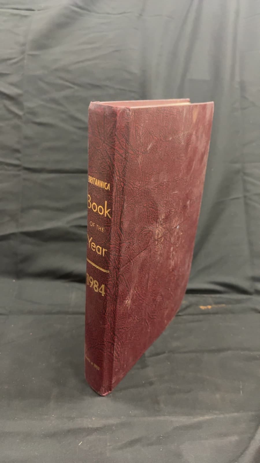 Britannica Book of the Year 1984 - front cover