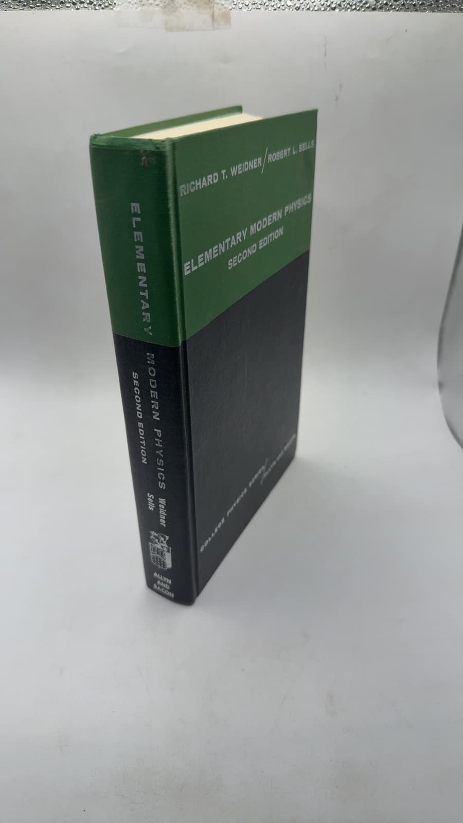 Elementary Modern Physics by Richard T. Weidner / Robert L. Sells - front cover