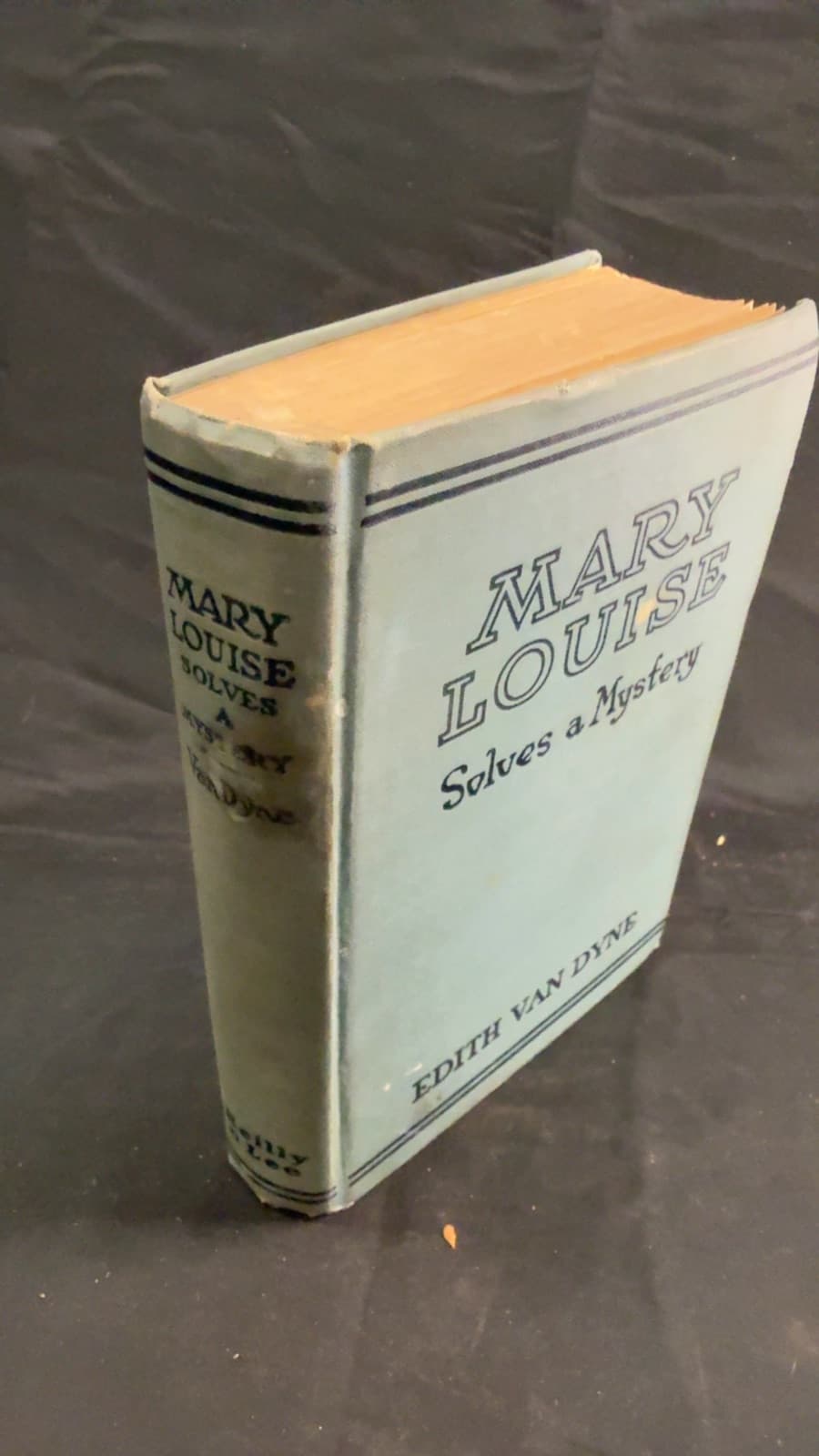 Mary Louise Solves a Mystery by Edith Van Dyne - front cover