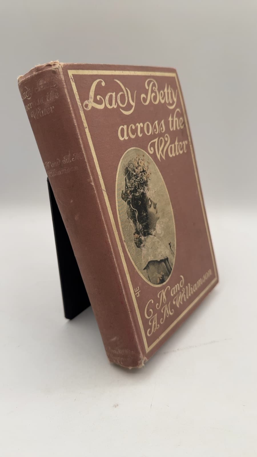 Lady Betty Across the Water by C. N. & A. M. Williamson - front cover