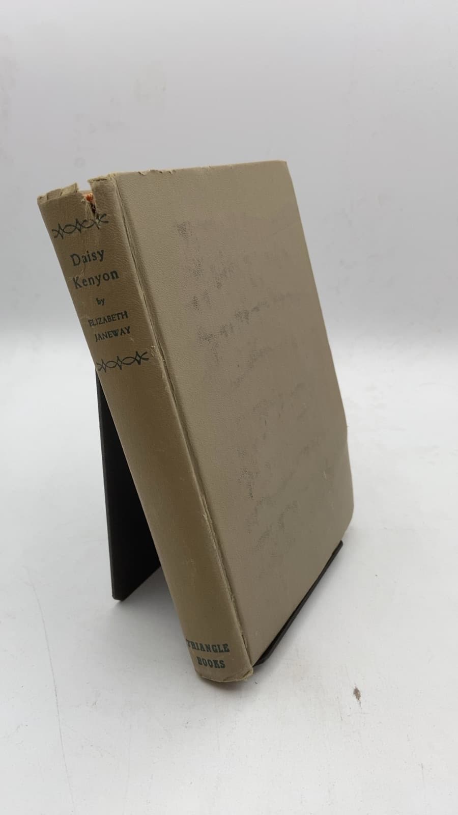 Daisy Kenyon by Elizabeth Janeway - front cover