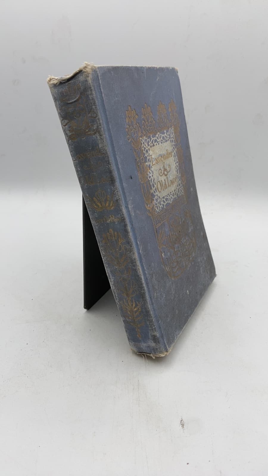 Lavender and Old Lace by Myrtle Reed - front cover