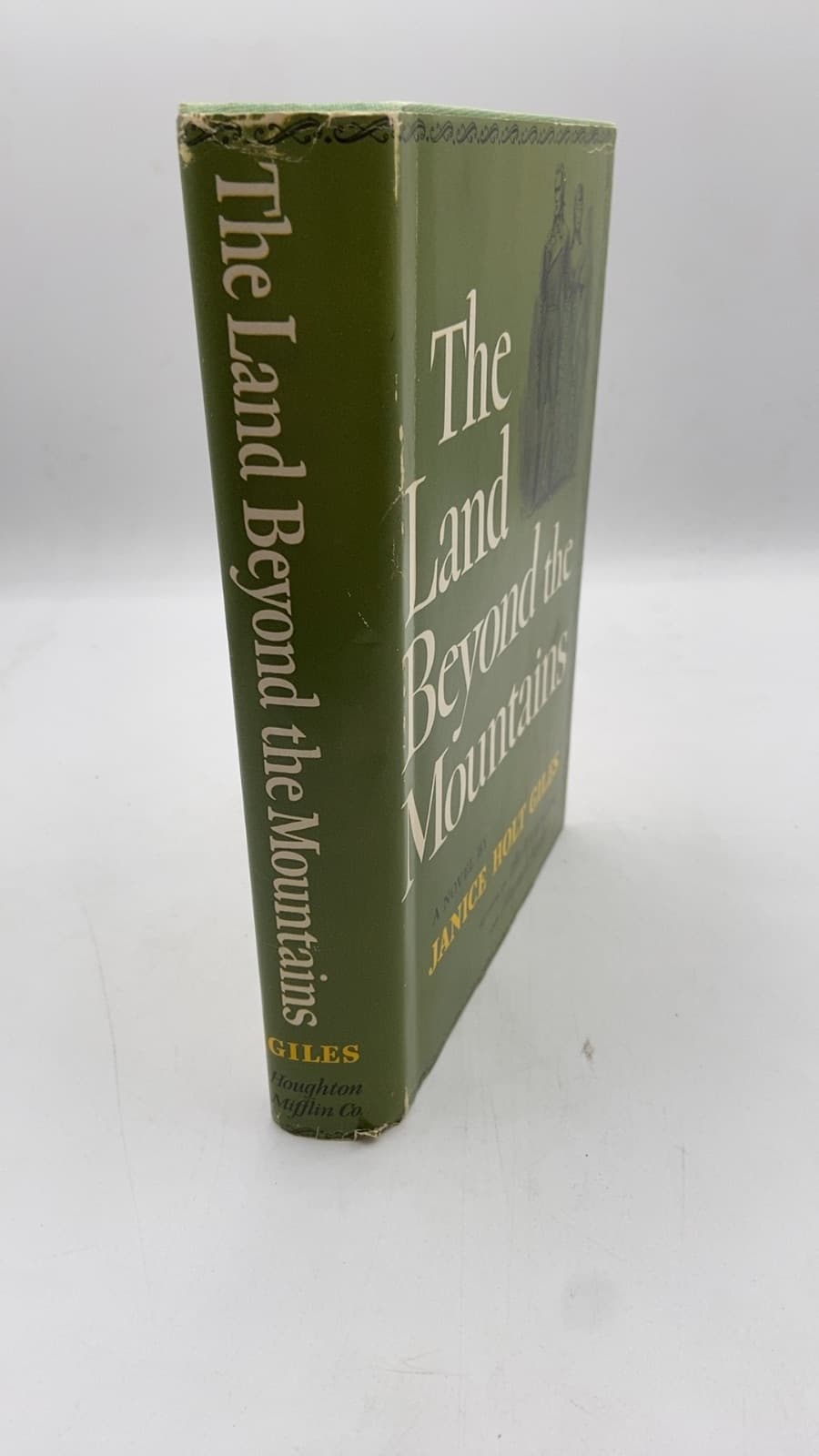 The Land Beyond the Mountains by Janice Holt Giles - front cover