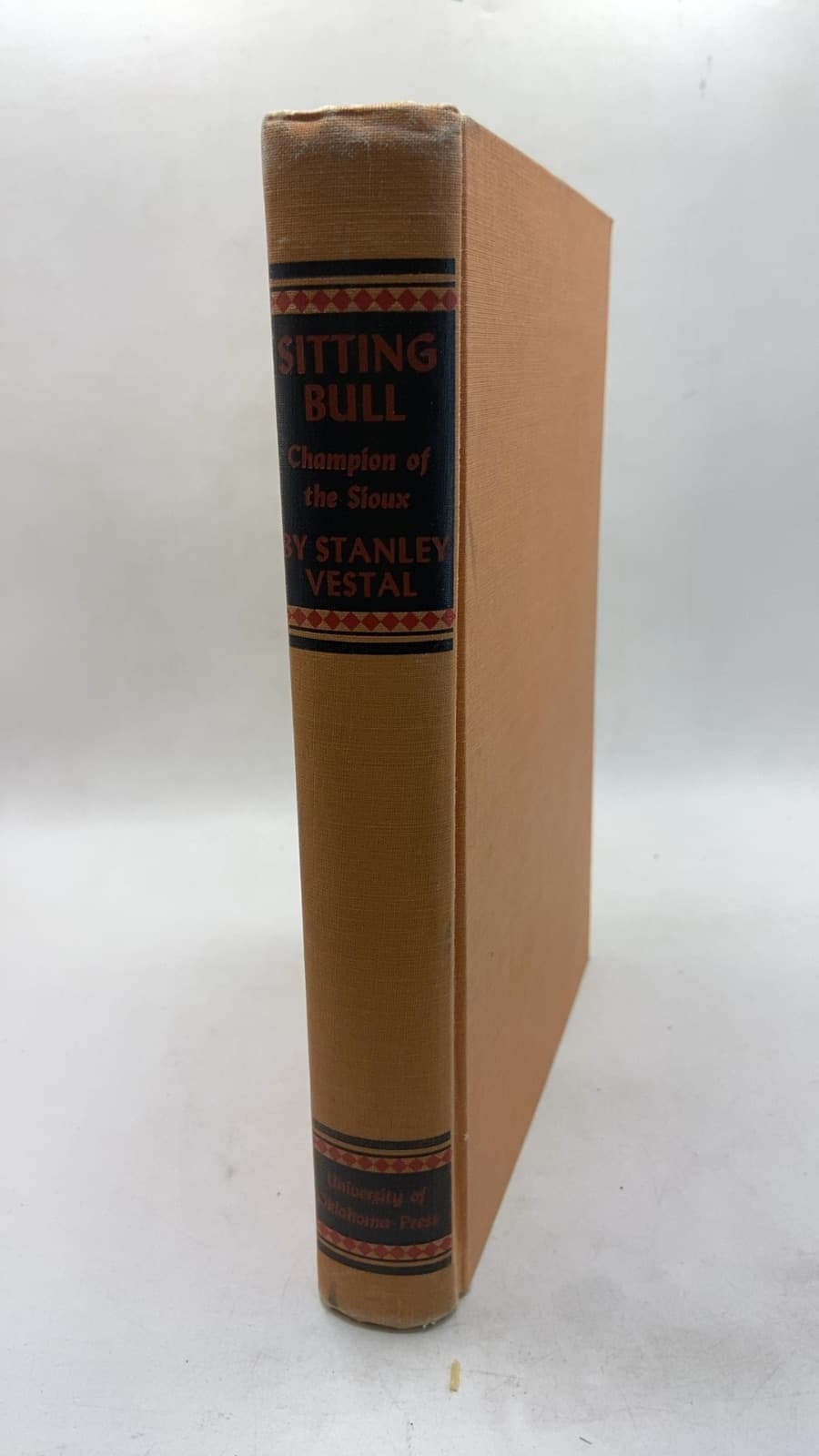Sitting Bull: Champion of the Sioux by Stanley Vestal - front cover