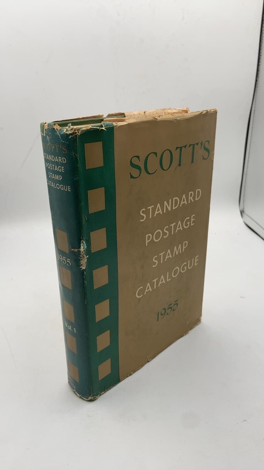 Scott's Standard Postage Stamp Catalogue by Gordon R. Harmer - front cover