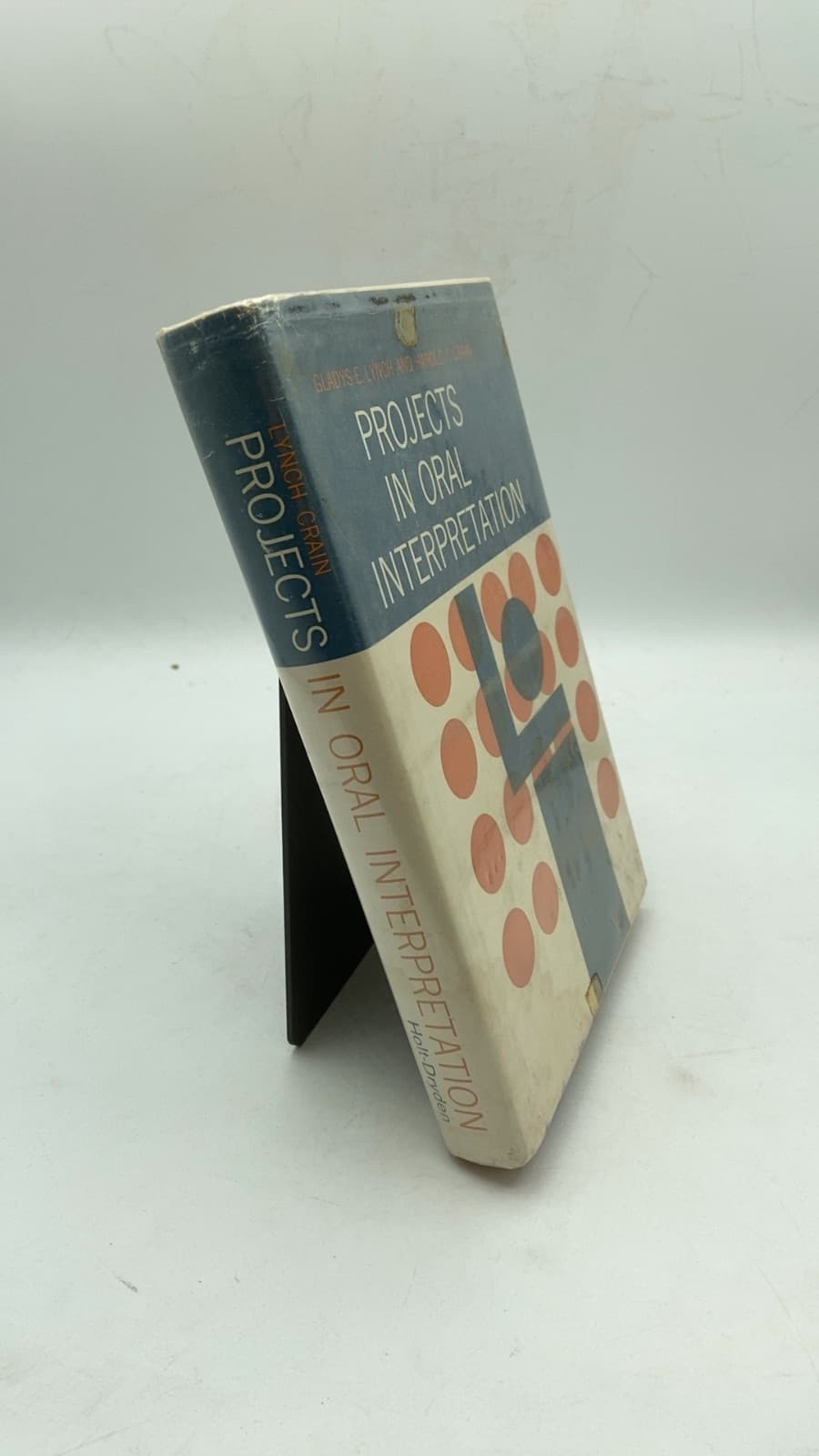 Projects in Oral Interpretation by Gladys E. Lynch and Harold C. Crain - front cover
