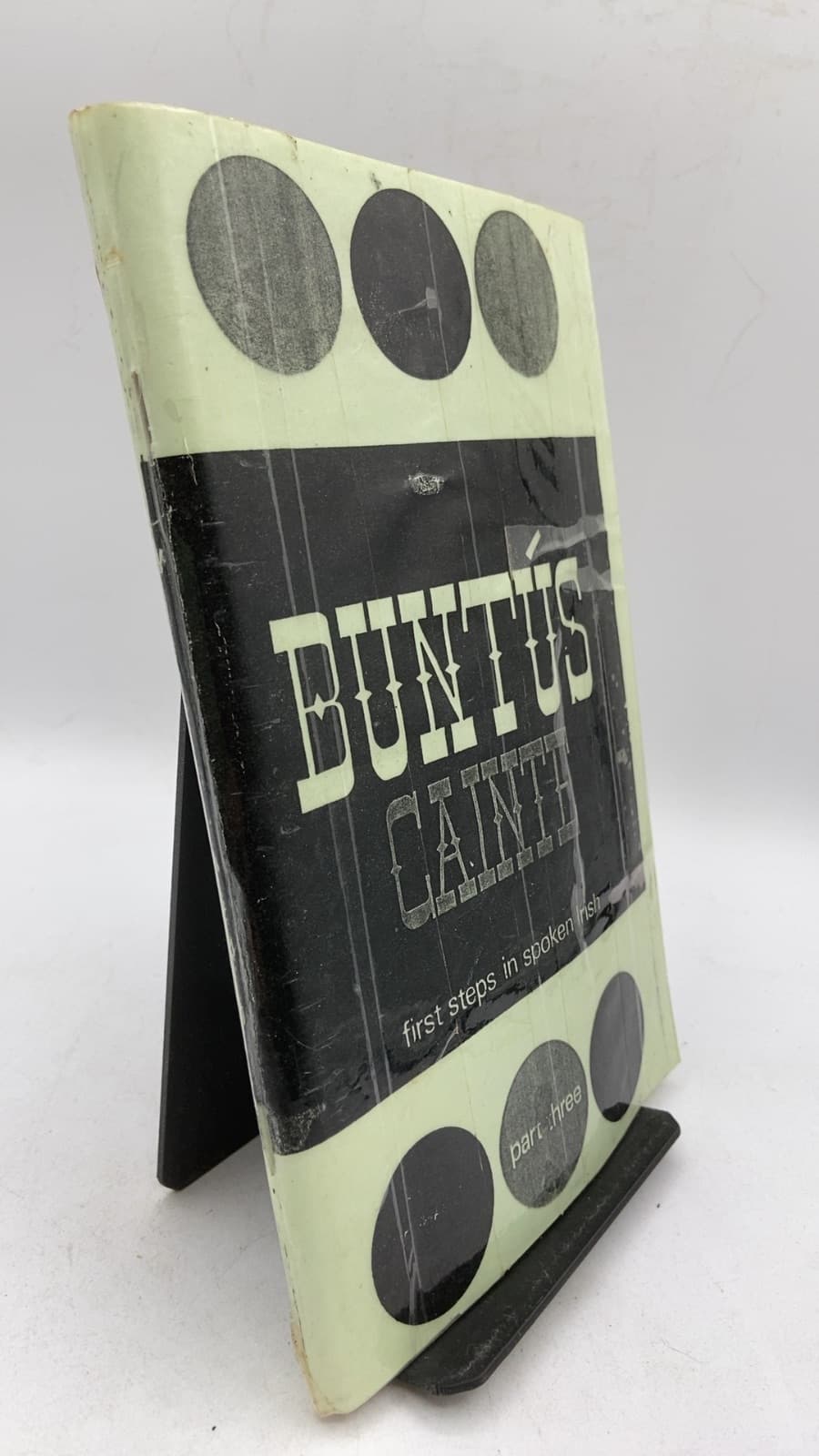 Buntús Cainte by Tomás Ó Domhnalláin - front cover