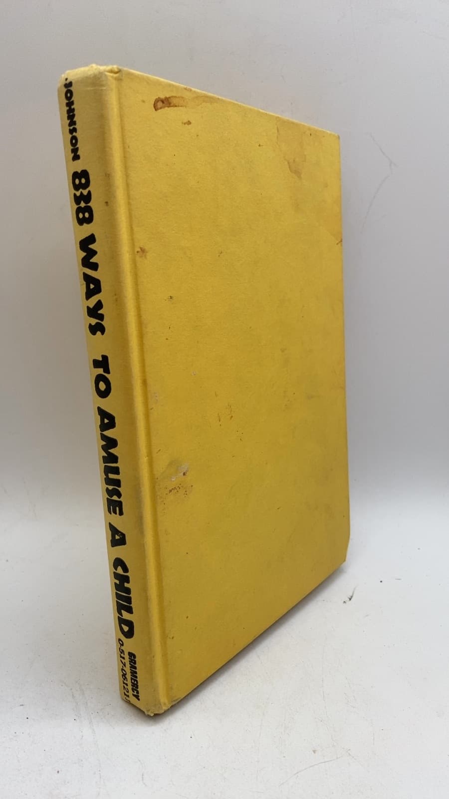 838 Ways to Amuse a Child by June Johnson - front cover