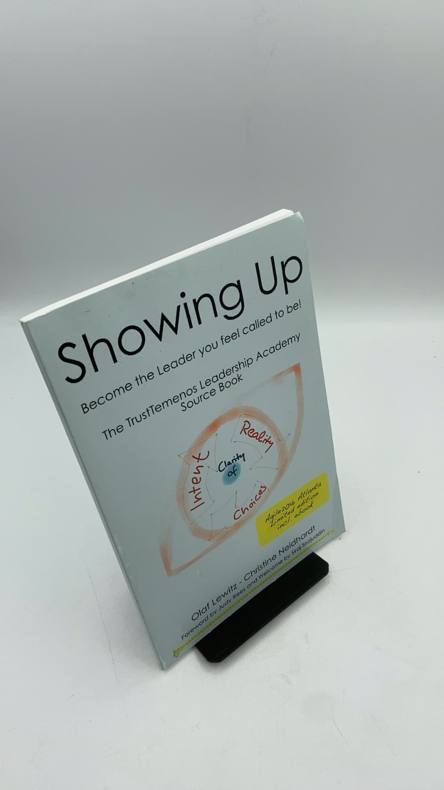 Showing Up by Olaf Lewitz and Christine Neidhardt - front cover