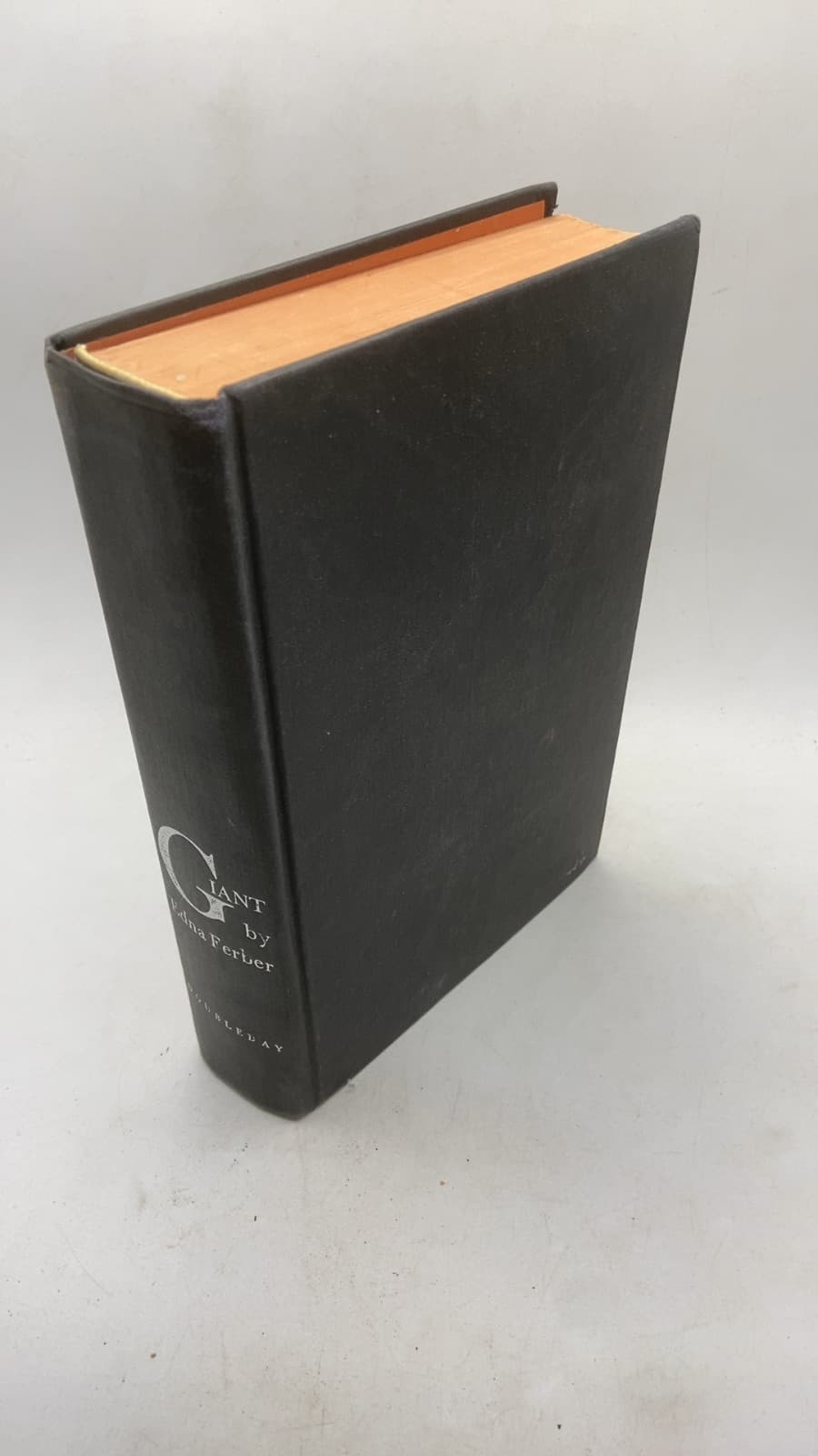 Giant by Edna Ferber - front cover