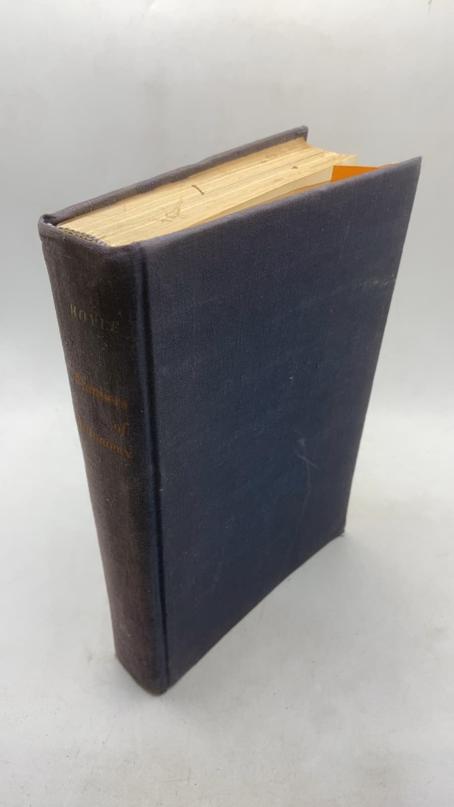 Frontiers of Astronomy by Fred Hoyle - front cover