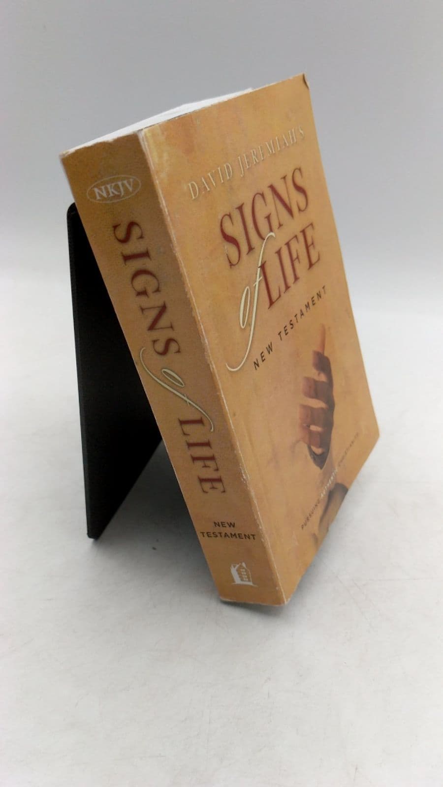 Signs of Life: New Testament by David Jeremiah - front cover
