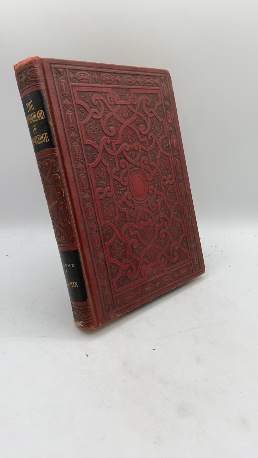 The Wonderland of Knowledge: The Pictorial Encyclopedia - front cover