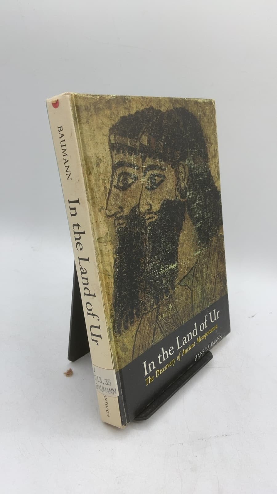 In the Land of Ur by Hans Baumann - front cover