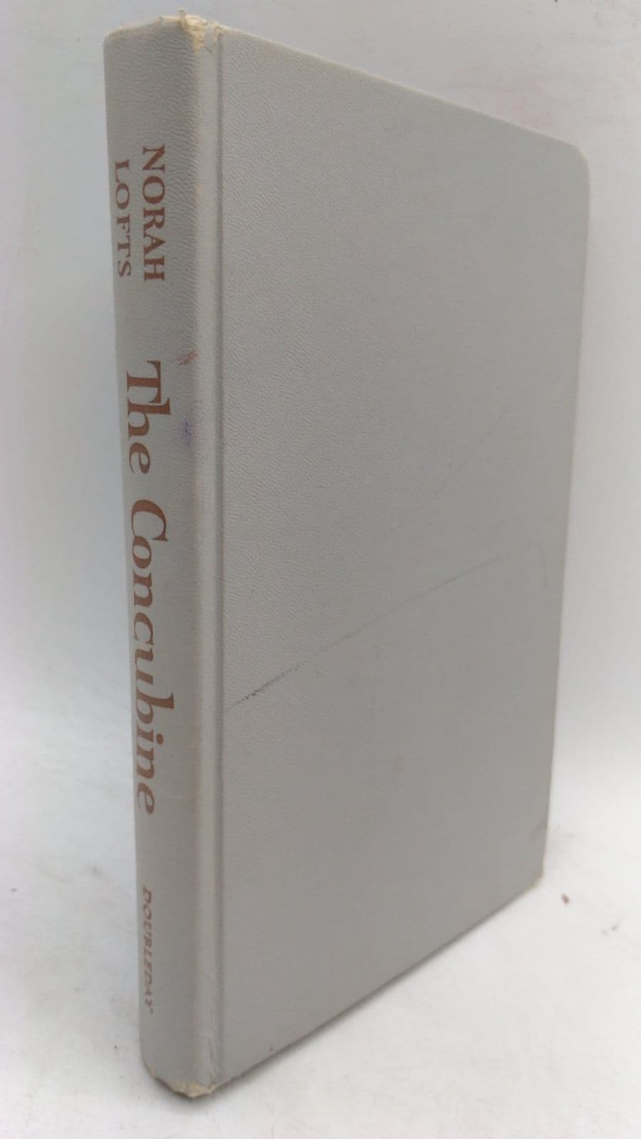 The Concubine by Norah Lofts - front cover