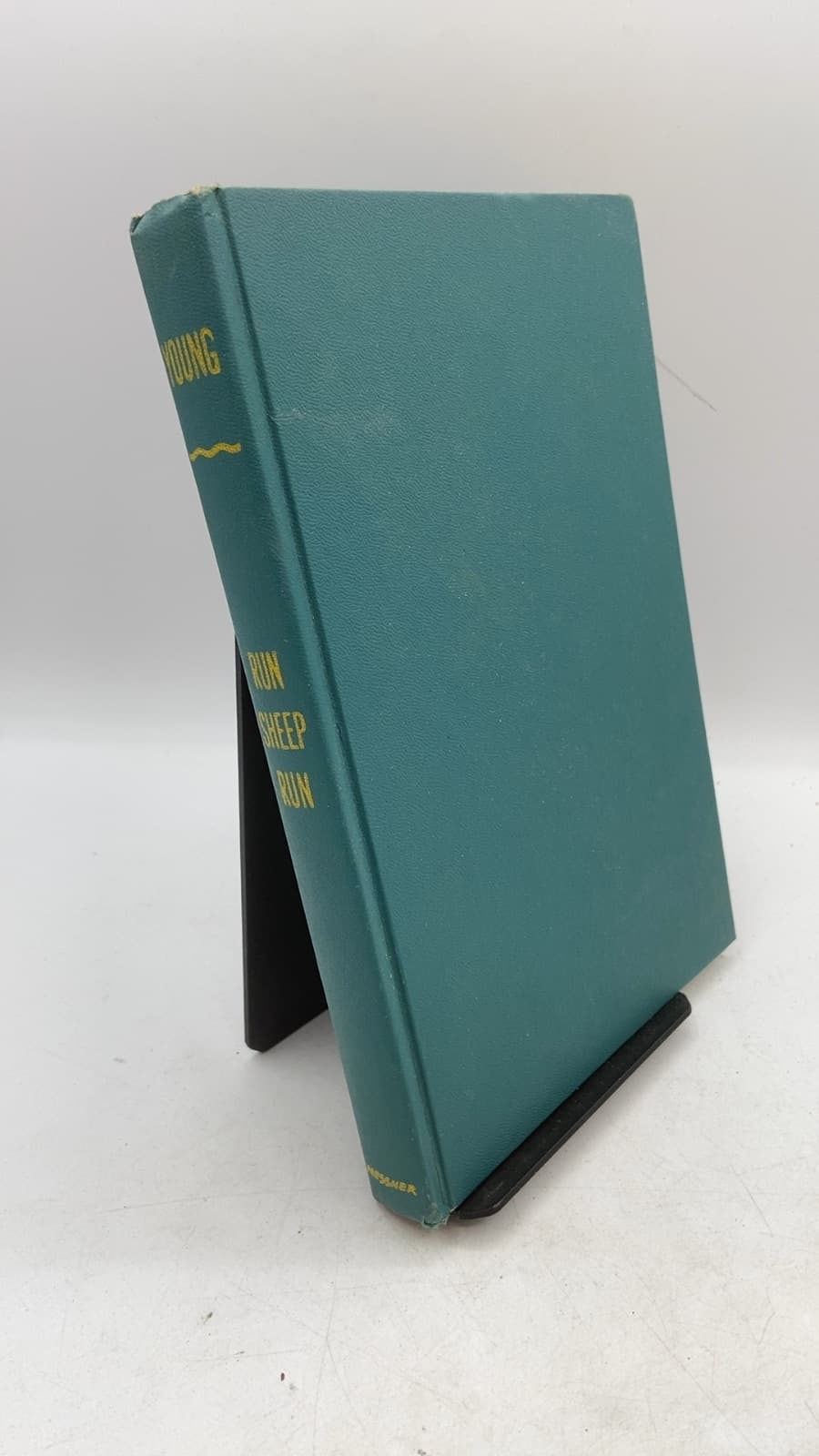 Run Sheep Run by Bob and Jan Young - front cover