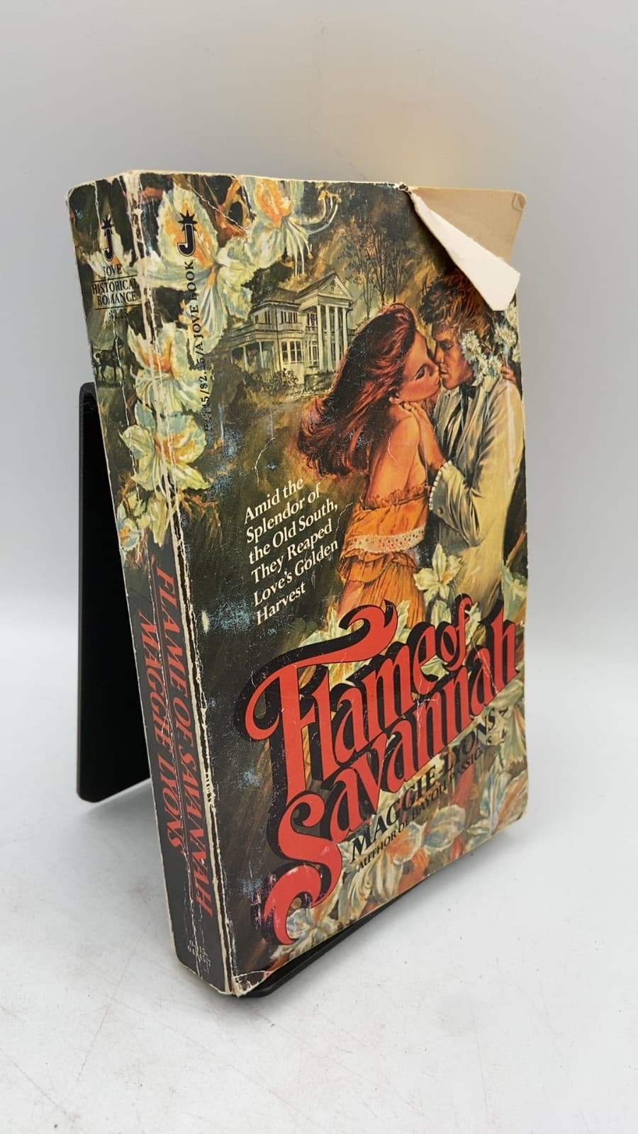 Flame of Savannah by Maggie Lyons - front cover