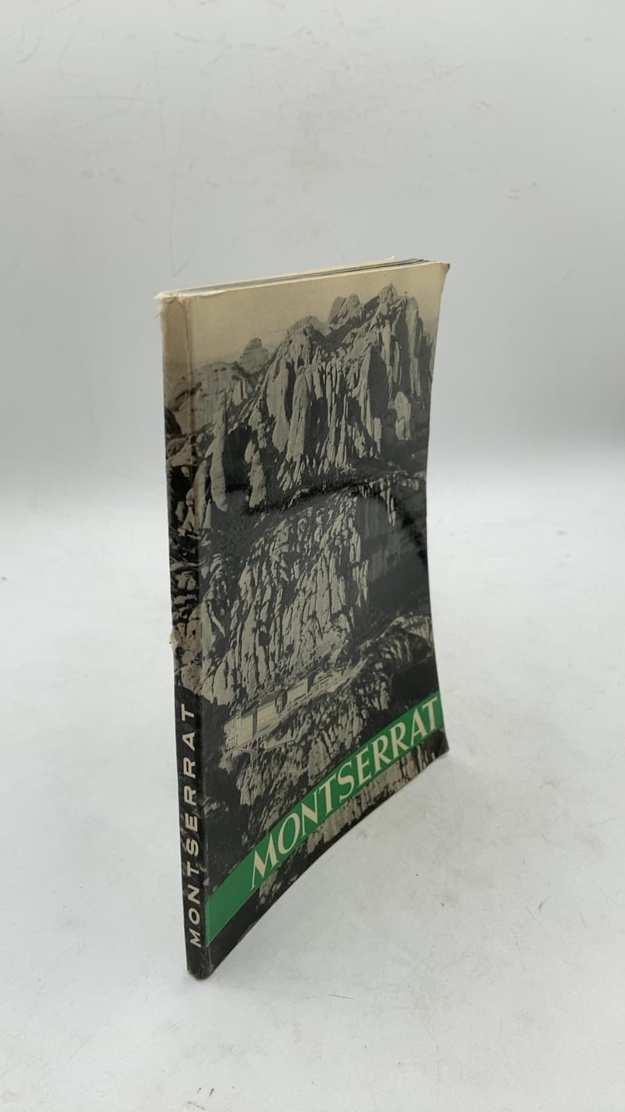 Montserrat 108 vistas by A. Ripol, Ll. Ferrer, X. Vendrell, M. Mateo, J. Díaz - front cover