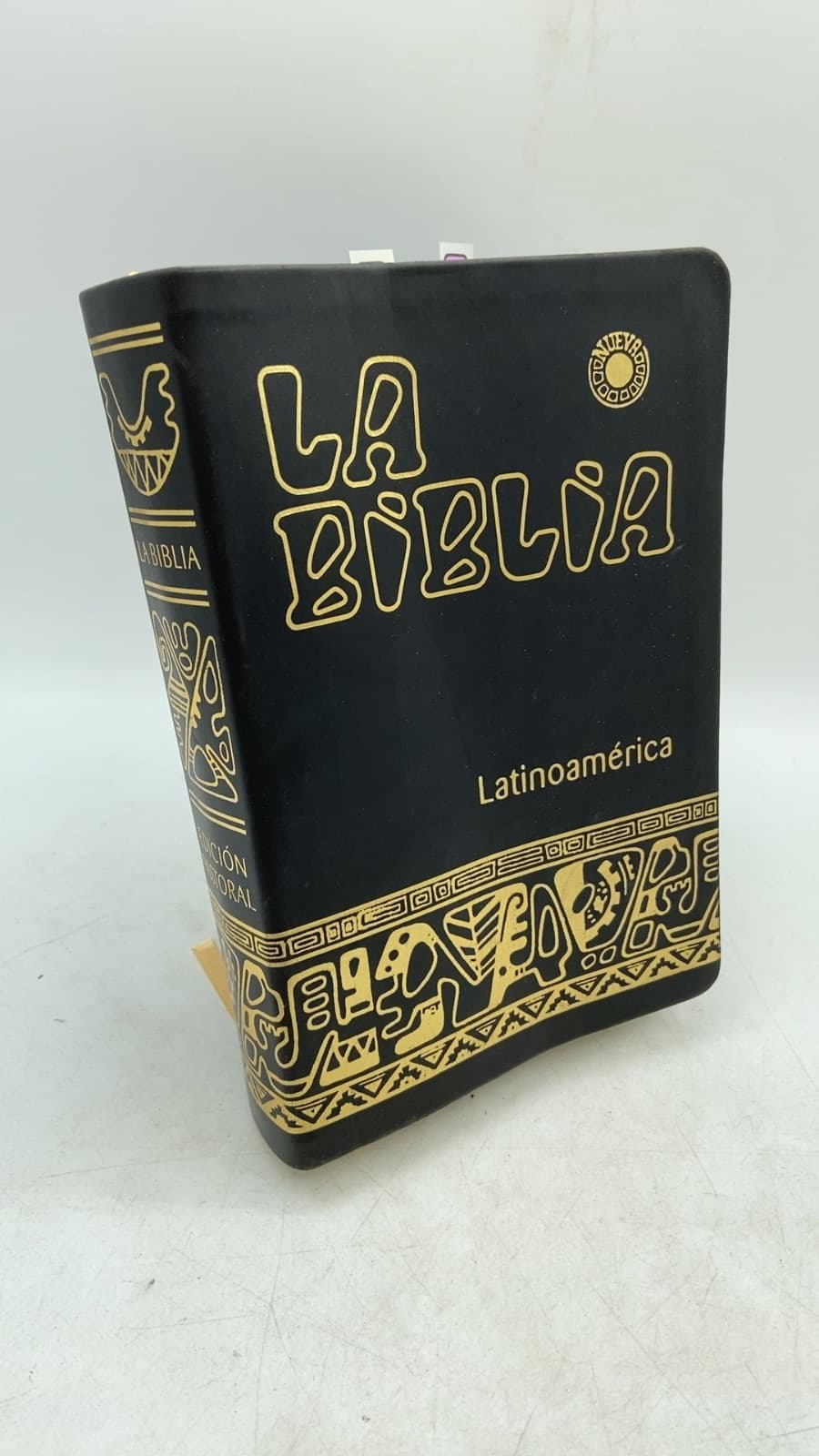 La Biblia Latinoamérica by Bernardo Hurault - front cover